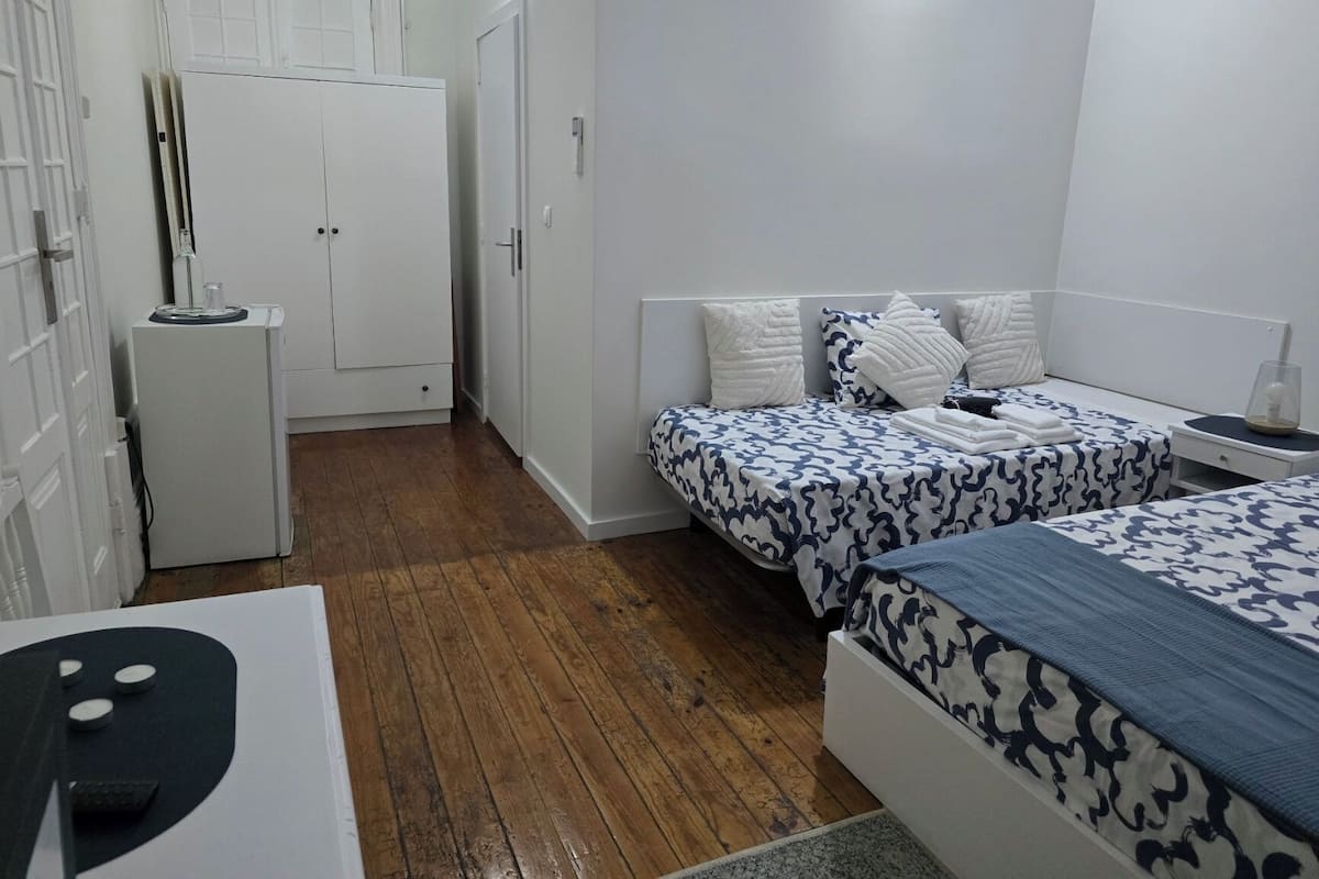 Quarto Duplo / Piso do Meio Qt.5 | Caja de seguridad en la habitación, escritorio y wifi gratis