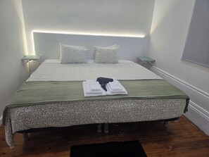 Quarto Familiar Superior - Qt.1 | In-room safe, desk, free WiFi - Jualis Guest House (Porto)