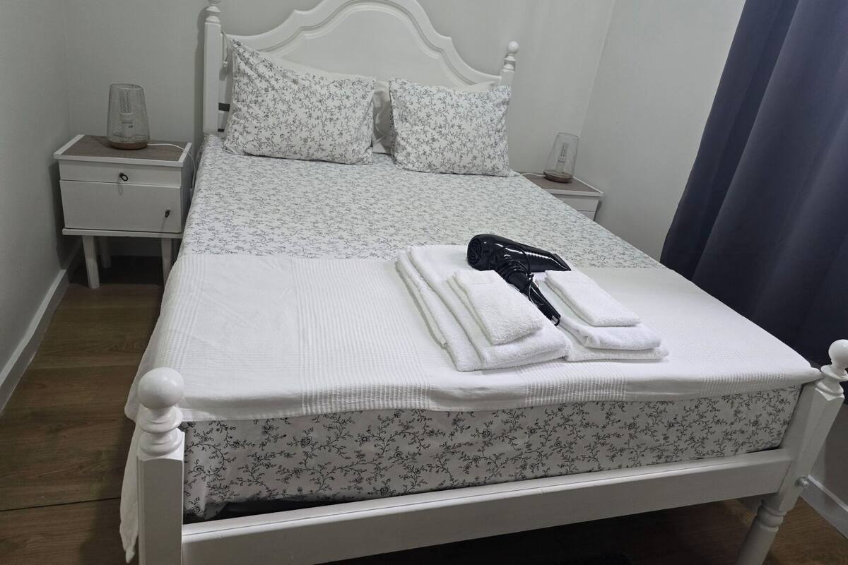Quarto Duplo Superior Vista Jardim - Qt.3 | Safe på rommet, skrivebord og wi-fi (inkludert)