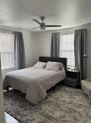 2 bedrooms, desk, free WiFi, bed sheets