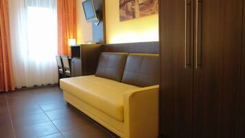 Deluxe Double Room | Soundproofing, WiFi (free)