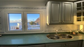 Fridge, oven, dishwasher, coffee/tea maker - Molino azul 6A (Valle Gran Rey)