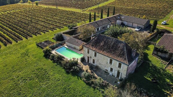 Exterior - Picturesque Family/Golf Oasis: Pool, Snooker, View (Pellegrue)