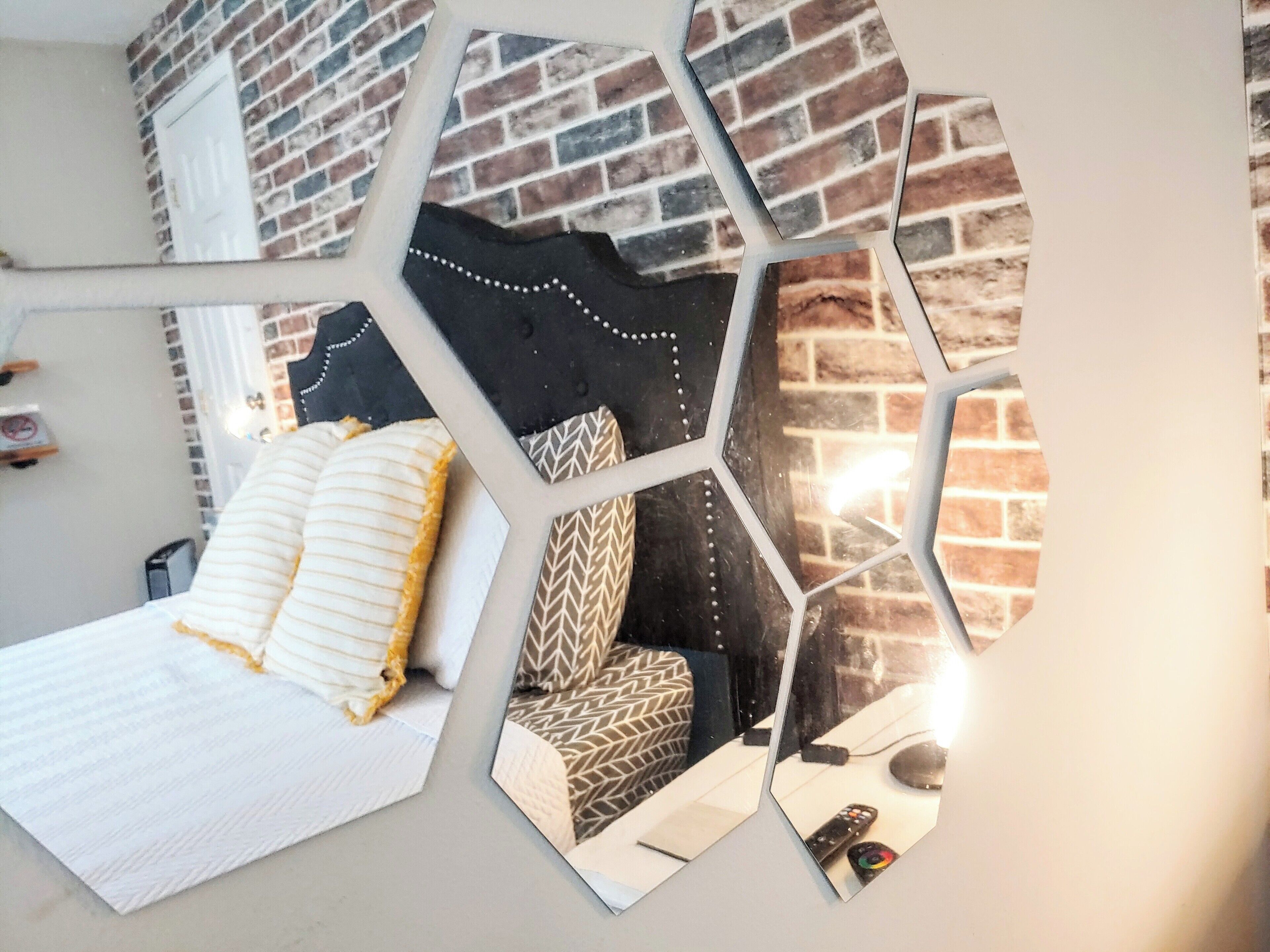 2 slaapkamers, een bureau, een strijkplank/strijkijzer, gratis wifi