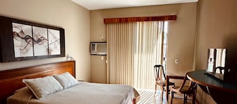 Hotel Dominguez Plaza
