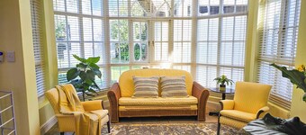 Cheerful Cottage set in Beautiful Garden