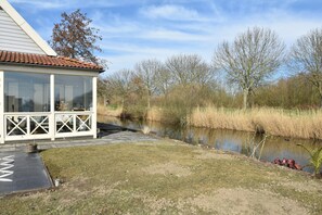 House | Garden - Holiday Home Simonshaven by Lake Beach (Simonshaven)