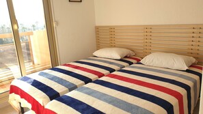 2 bedrooms, desk, iron/ironing board