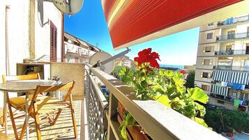 Apartment | Terrace/patio