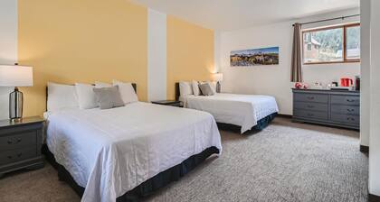 2 Kings, Boutique Mountain Motel Suite near Hiking & MTB Park, Idaho Springs