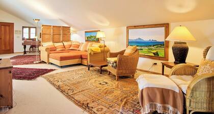 Comfortable and spacious apartment with garden