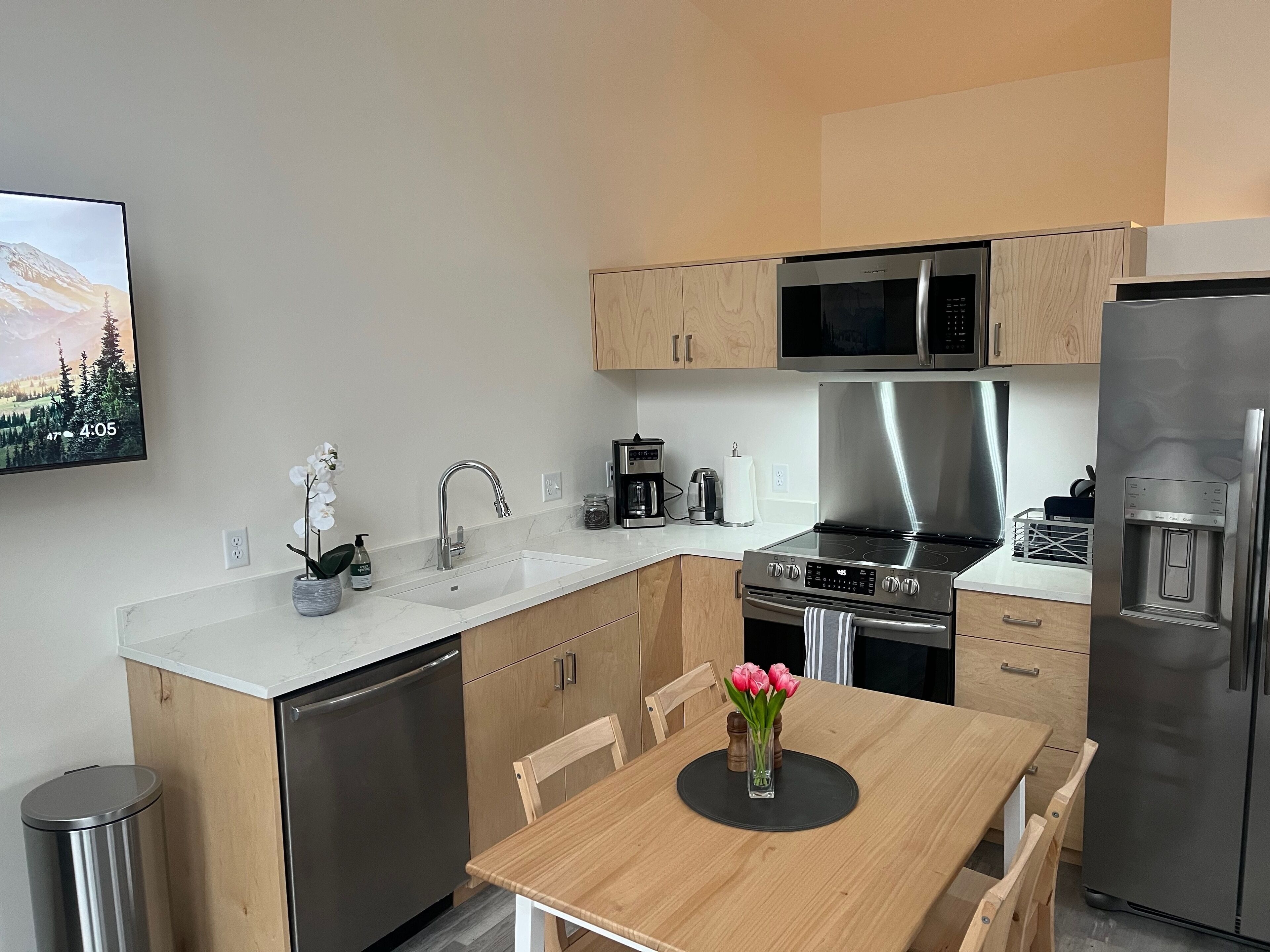 Micro-ondes, four, plaque de cuisson, lave-vaisselle