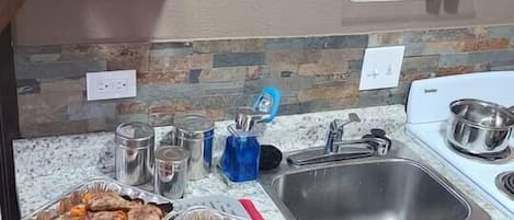 Microwave, oven, stovetop, coffee/tea maker