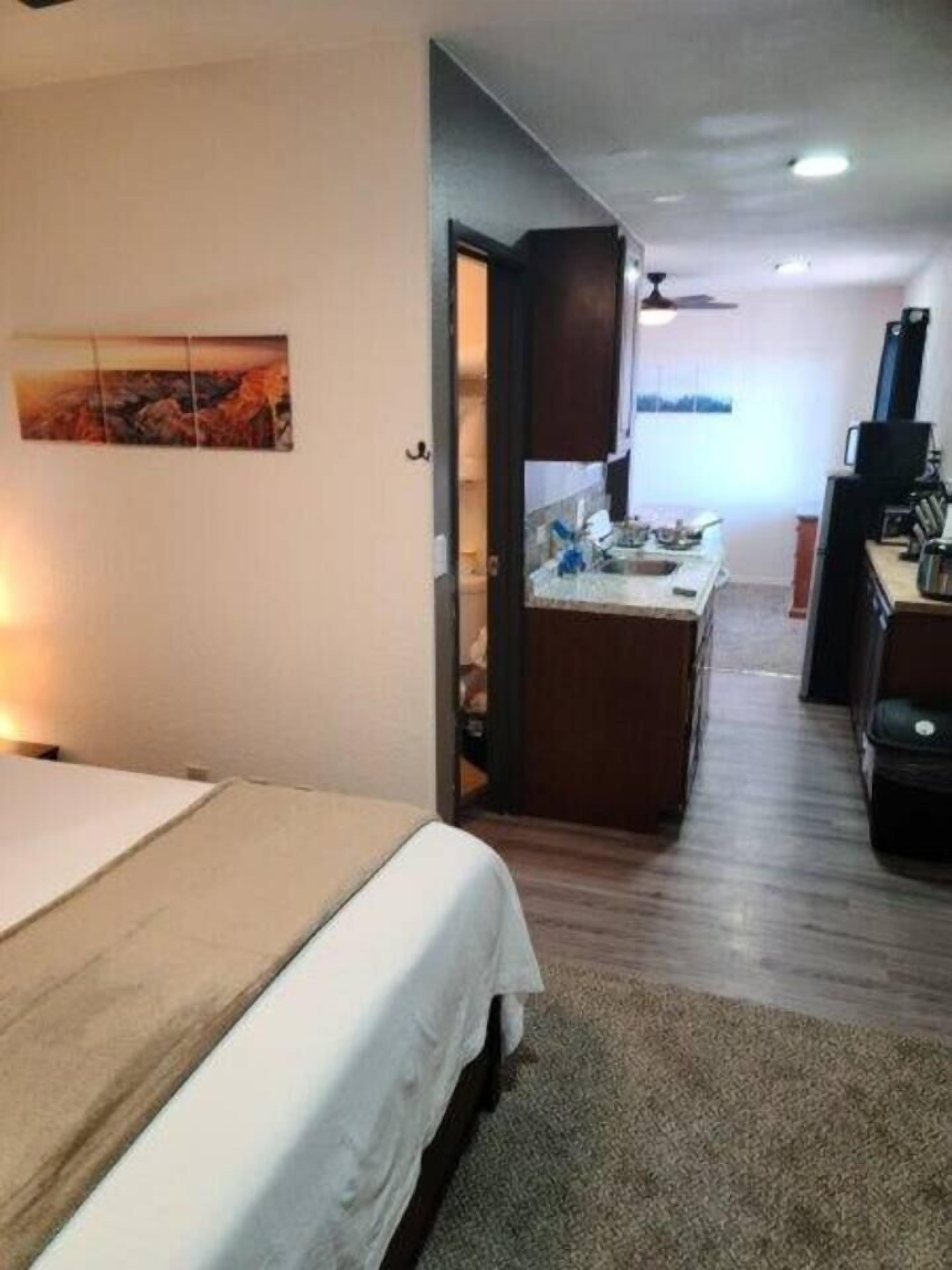 2 habitaciones, escritorio, wifi y ropa de cama 