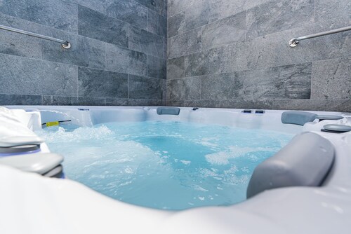 Star House -Jacuzzi & Lovely Mountain View