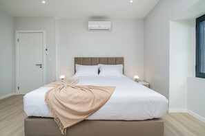 3 camere, una scrivania, ferro/asse da stiro, Wi-Fi gratuito