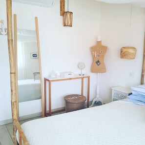 1 bedroom, in-room safe, iron/ironing board, free WiFi