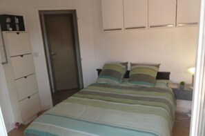 1 bedroom, iron/ironing board, bed sheets