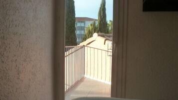 1 bedroom, iron/ironing board, bed sheets