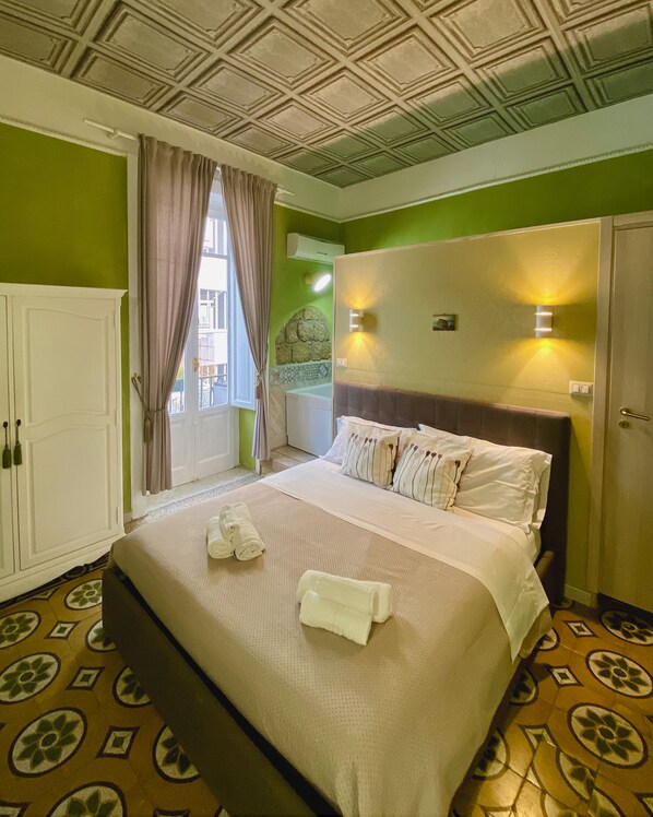 2 slaapkamers, een strijkplank/strijkijzer, gratis wifi, beddengoed