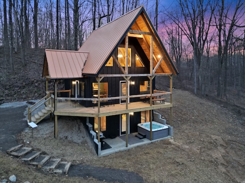 Timberline Retreat | Hocking Hills, Hot Tub