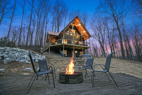 Timberline Retreat | Hocking Hills, Hot Tub