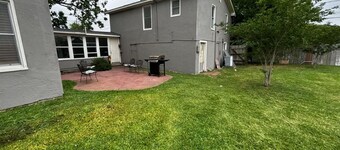Spacious 6-bedroom house in lovely Corpus Christi 1 block from Ocean Dr.