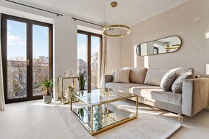 TV - Stuttgart Lux Living| Stylish Living in the Center (Stuttgart)