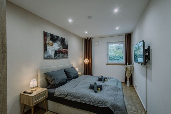 2 slaapkamers, een bureau, wifi, beddengoed