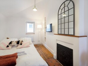 1 bedroom, iron/ironing board, WiFi, bed sheets - Studio Secundo (Metz)