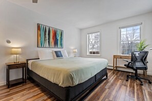 3 bedrooms, iron/ironing board, WiFi, bed sheets - Windham Wind Down-Dock, Kayaks, SUPs, Fishing Rods (Windham)