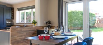 Modern Town House, on the edge of Caernarfon - Pass the Keys
