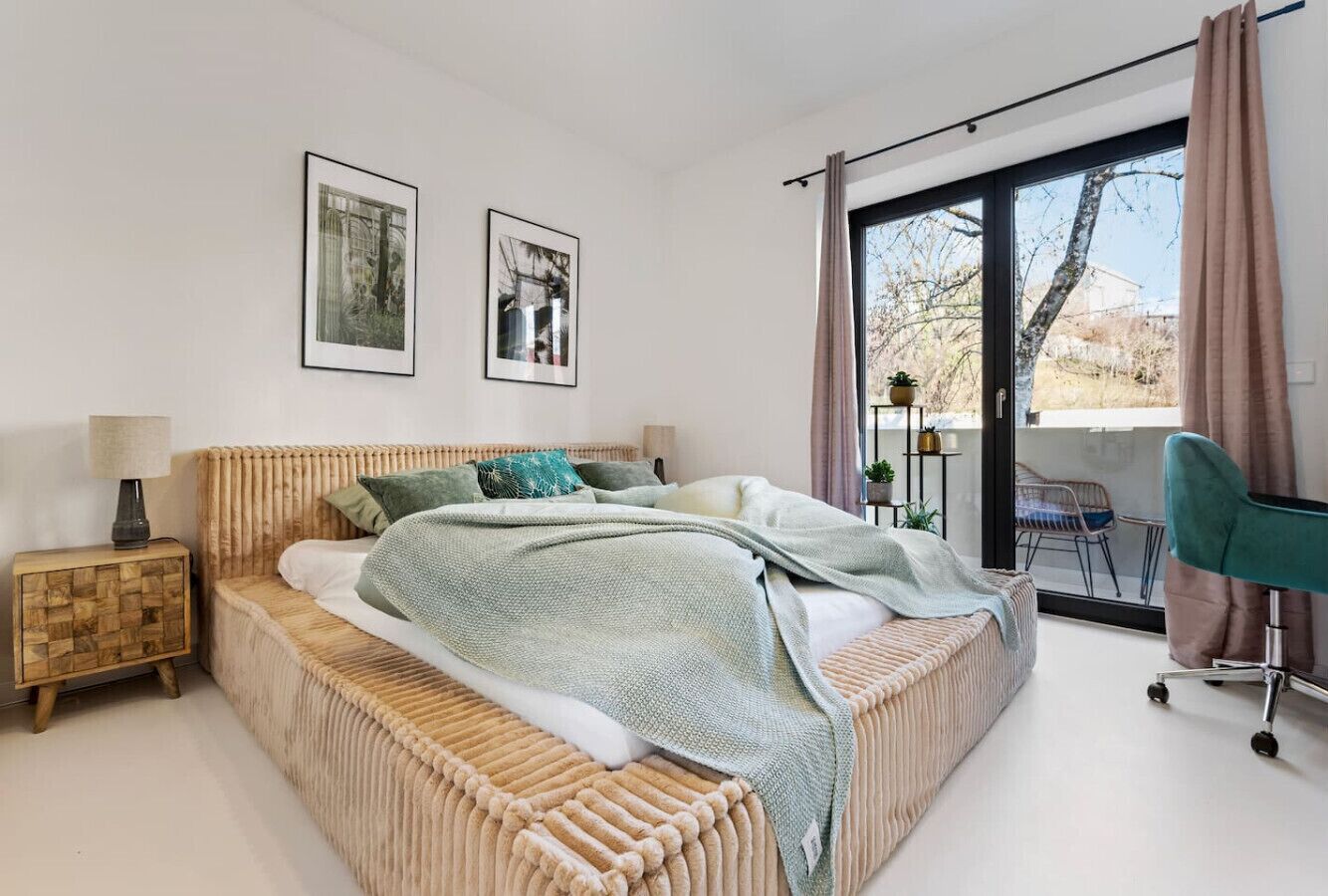 1 bedroom, desk, iron/ironing board, WiFi