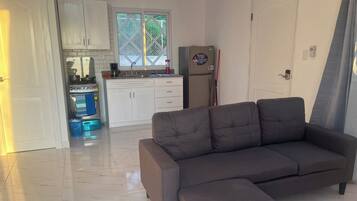 Panoramic-Studiosuite, 1 Queen-Bett, Meerblick | Eigene Küche | Großer Kühlschrank, Wasserkocher mit Kaffee-/Teezubehör, Mixer