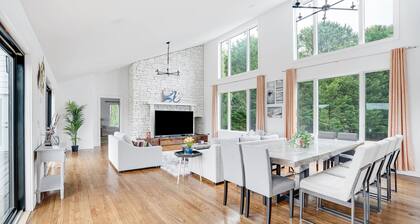 Spacious Southampton home, close to town, beaches, large private yard,...