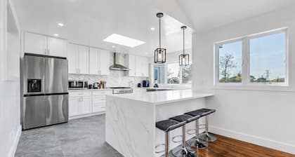 Spacious Southampton home, close to town, beaches, large private yard,...