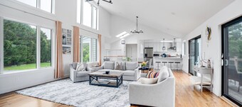 Spacious Southampton home, close to town, beaches, large private yard,...