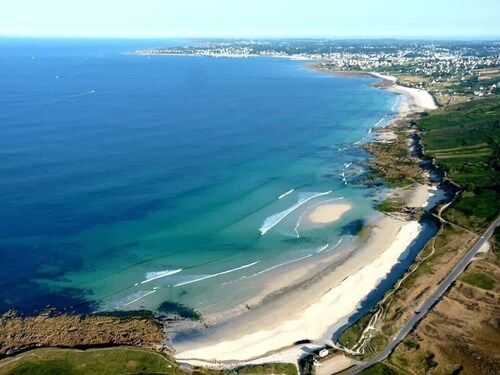 Villa with sea view and beach on foot