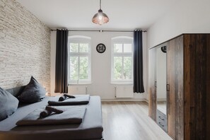 2 Schlafzimmer, Schreibtisch, WLAN, Bettwäsche
