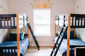 4 Schlafzimmer, Bügeleisen/Bügelbrett, Reisekinderbett, kostenloses WLAN