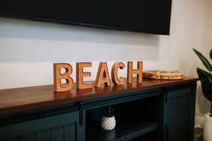 Interior - Coastal - Pools/Mins2Beach/GolfCart/FirePit/Bikes (Port Saint Joe)