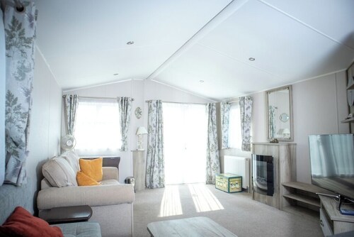 3 bed Cosy Caravan for up to 5