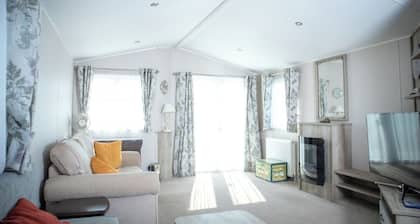 3 bed Cosy Caravan for up to 5