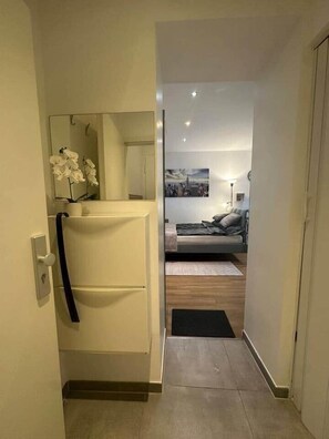 Unclassified image, 4 of 12, button - To complete (Mönchengladbach)