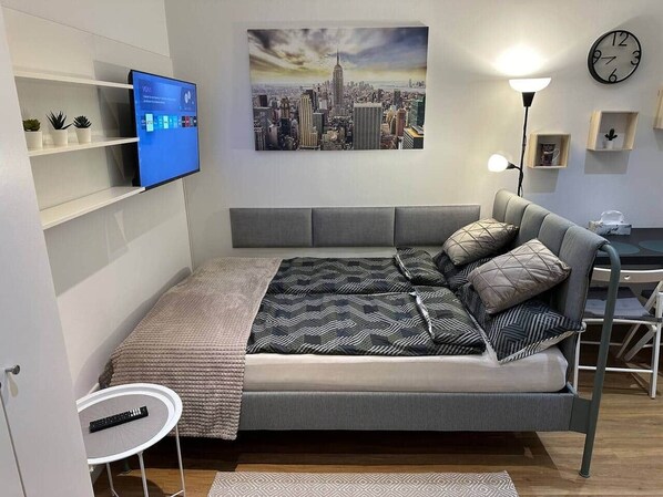 1 bedroom, free WiFi, bed sheets