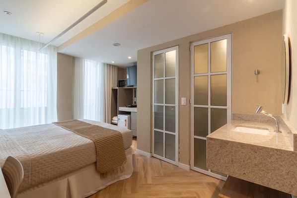 1 chambre, fer et planche à repasser, Wi-Fi gratuit, draps fournis