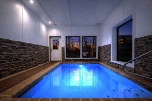 Innenpool, beheizter Pool