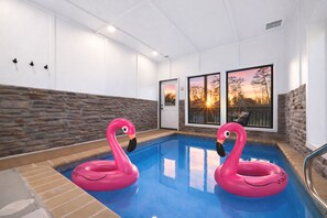 Innenpool, beheizter Pool