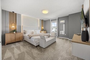 6 bedrooms, iron/ironing board, WiFi, bed sheets
