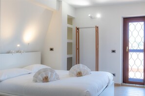 2 slaapkamers, een strijkplank/strijkijzer, internet, beddengoed